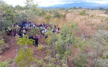 Restoration stakeholders gather at a project site in Malawi. Photo by Chisomo/WRI